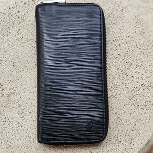 Louis Vuitton Epi Leather Zip Wallet in Black